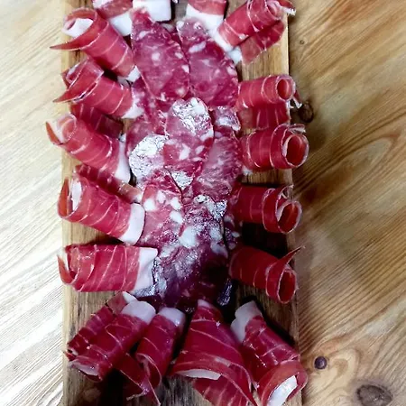 فندق مبيت وإفطار Santu Giuvanni