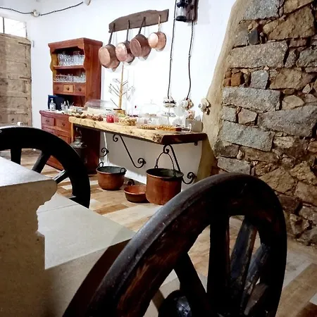 فندق مبيت وإفطار Santu Giuvanni