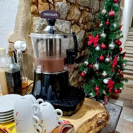 فندق مبيت وإفطار Santu Giuvanni 3*